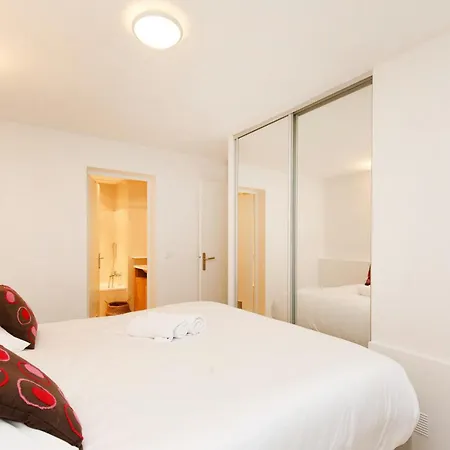 Magnificent Listed Ground Floor Air-conditioned With Wifi Apartamento