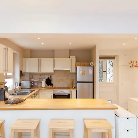 Magnificent Listed Ground Floor Air-conditioned With Wifi شقة أنتيب