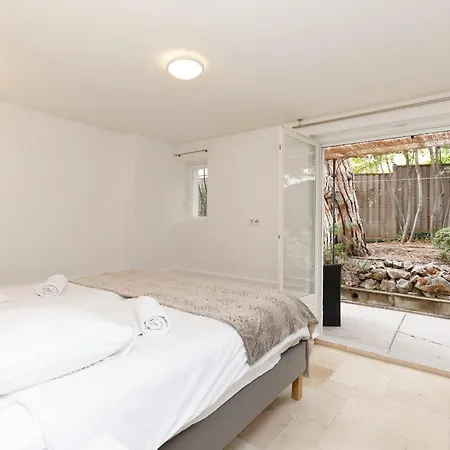 Magnificent Listed Ground Floor Air-conditioned With Wifi شقة أنتيب
